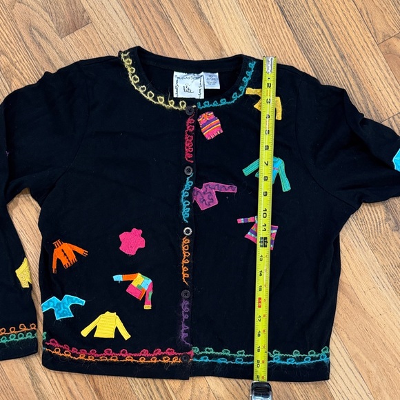 Vintage Michael Simon Black Cardigan with Colorful Embroidery - Picture 4 of 11